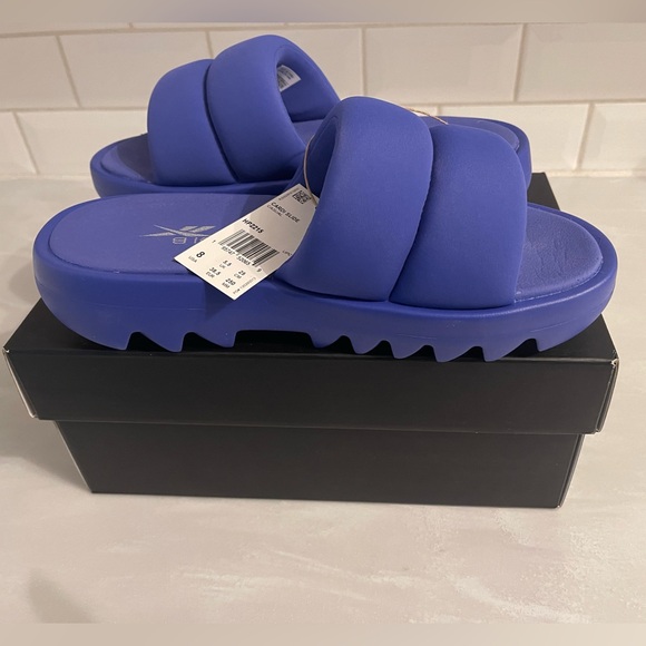 **NEW** Cardi B X Reebok Slide - Picture 2 of 4